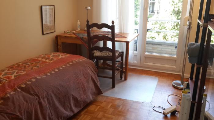 Room in owner's house 15 m² in Brussels Ixelles : cimetiere