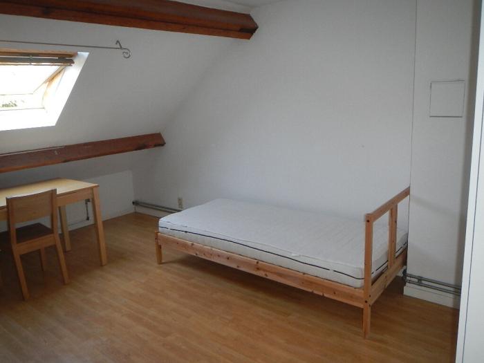 Chambre spacieuse et confortab