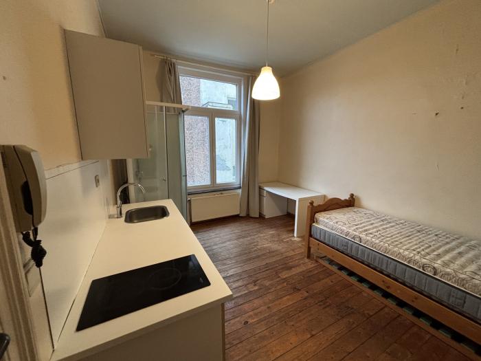 Studio 13 m² in Brussel Elsene : kerkhof