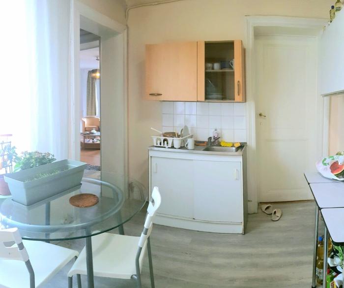 Vue&#x20;&#x00E0;&#x20;partir&#x20;de&#x20;la&#x20;cuisine&#x20;vers&#x20;les&#x20;deux&#x20;chambres&#x20;s&#x00E9;par&#x00E9;es&#x20;&#x26F1;&#x1F964;Zicht&#x20;vanuit&#x20;de&#x20;keuken&#x20;richting&#x20;de&#x20;twee&#x20;aparte&#x20;slaapkamers&#x20;&#x1F37F;&#x1F3B7;&#x20;View&#x20;from&#x20;the&#x20;kitchen&#x20;towards&#x20;the&#x20;two&#x20;separate&#x20;bedrooms.