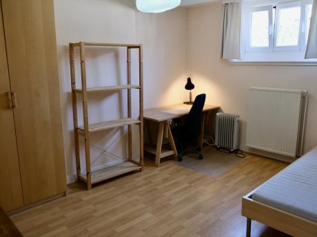 Room in owner's house 14 m² in Brussels Ixelles : cimetiere